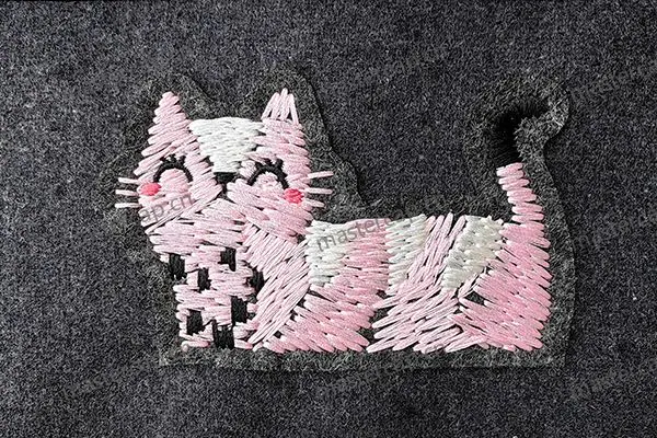 ME044 Irregular satin-stitch fill on felt applique