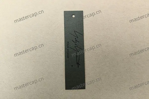 MHT006 300 gsm matte-varnished fancy-paper hangtag with double-sided printing