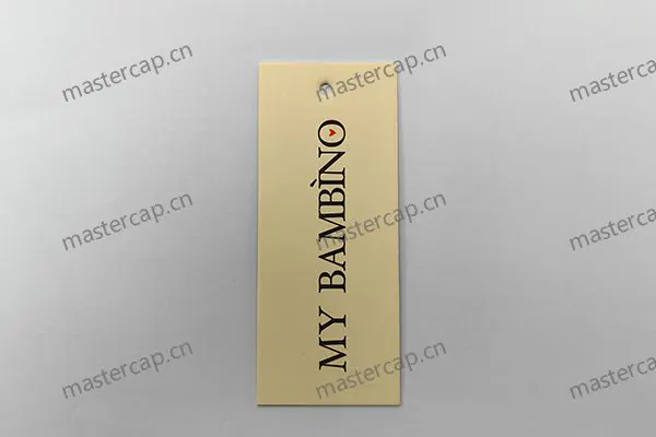 MHT011 600 gsm double-sided printed fancy-paper hangtag with plastic string seal
