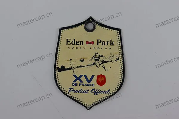 MHT016 700 gsm matte-varnished, double-sided printed art-paper hangtag with metal eyelet and clear plastic J-hook