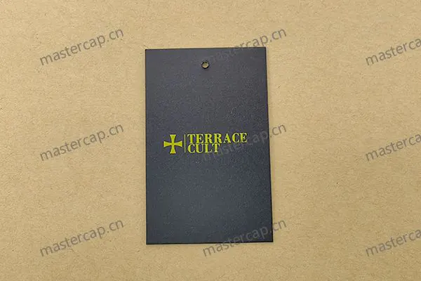 MHT020 700 gsm matte-varnished black-cardboard hangtag with double-sided printing