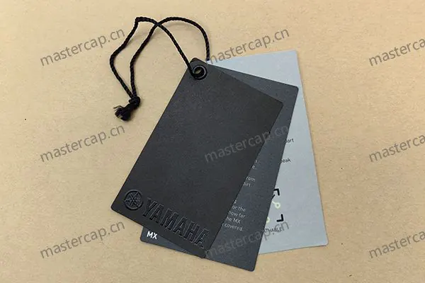 MHT023 350 gsm fancy-paper hangtag with spot UV and polyester string