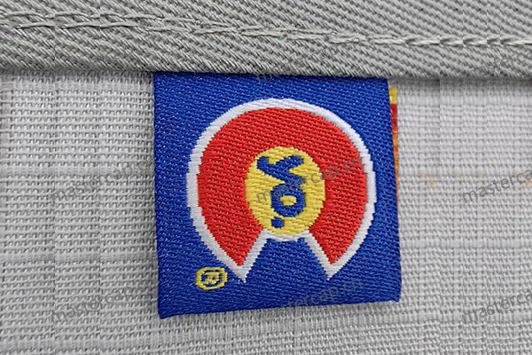 MLB015 Woven flag label (center fold)
