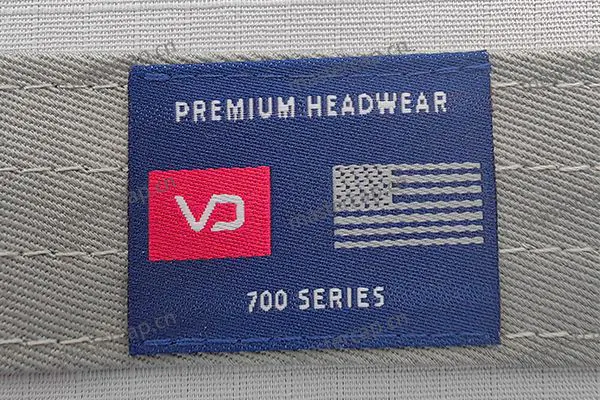 MLB030 Woven main label (top-and-bottom end fold)