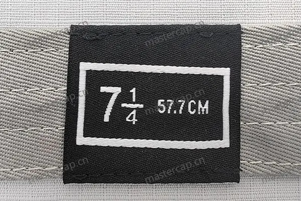 MLB032 Woven size label (top-and-bottom end fold)