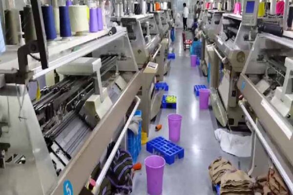 Knitting machines at MasterCap